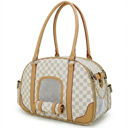 Breathable pet carrier, suitable for cats and dogs, comfortable, portable, crush-resistant, and foldable.