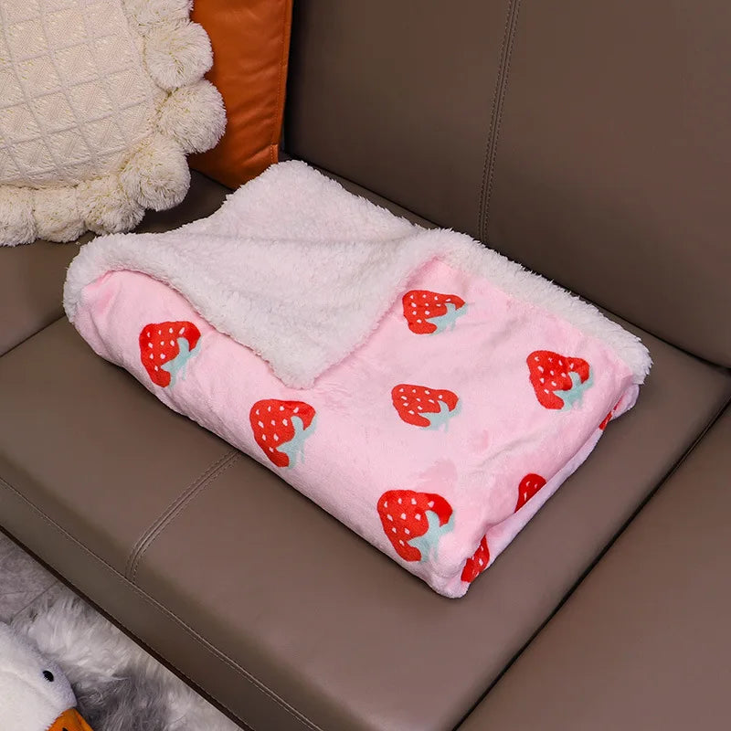 Strawberry Pink Throw Blanket Super Soft Warm Bed Blankets for Pets Cats and Dogs All Season Cozy Flannel Plush Blanket