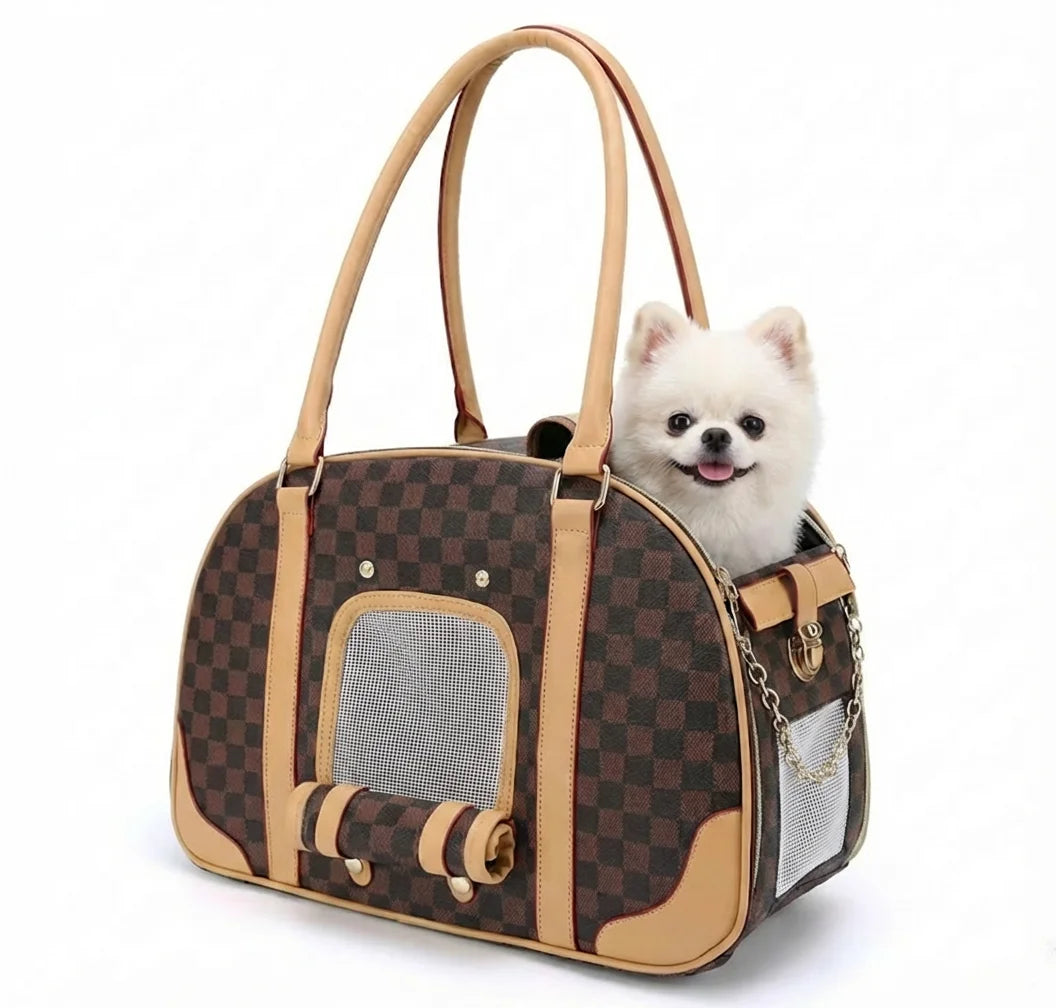 Breathable pet carrier, suitable for cats and dogs, comfortable, portable, crush-resistant, and foldable.