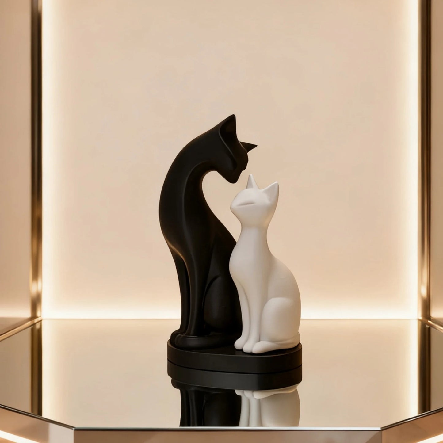 Black and white cat sculpture home decoration items are suitable for living rooms, computer desks, offices, etc